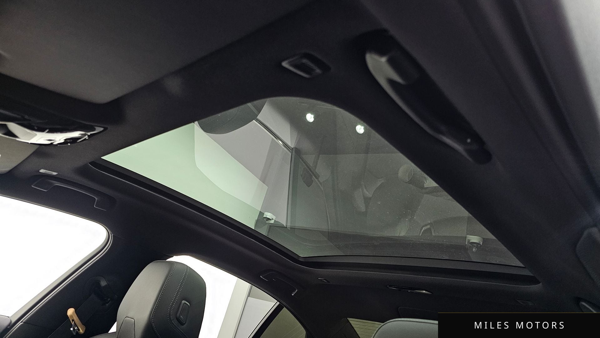 BMW 5 Series (G60) 2026 — миниатюра 33