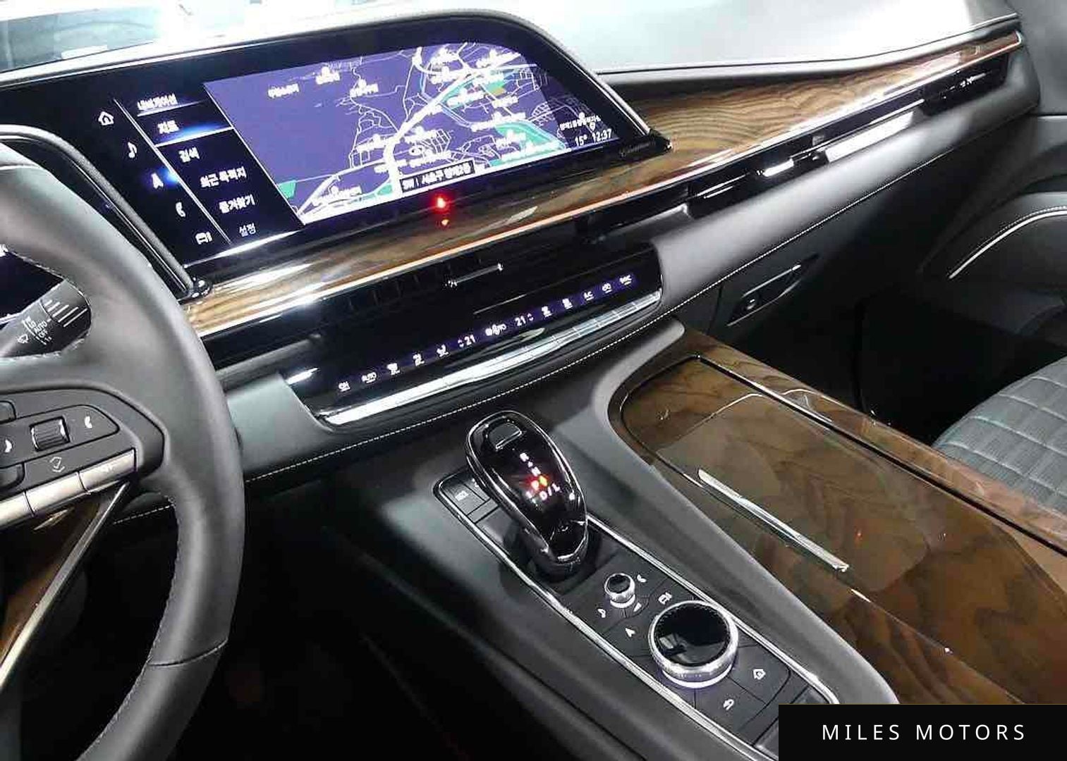 Cadillac Escalade 2024 — миниатюра 11