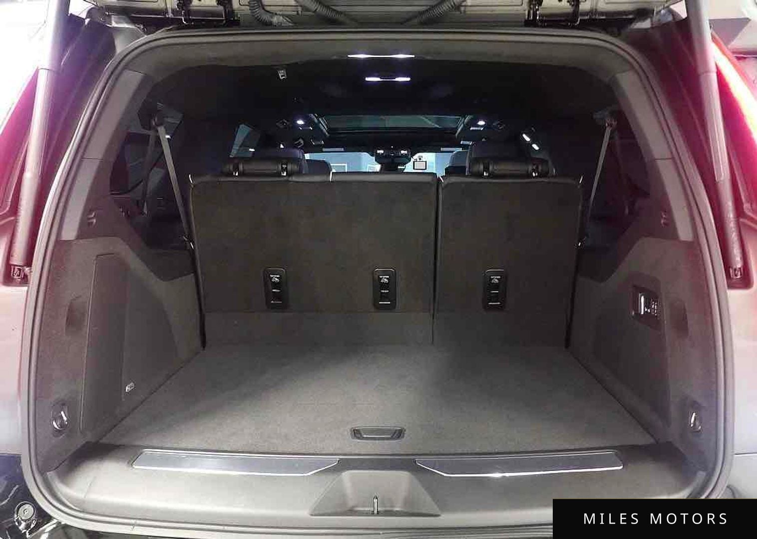 Cadillac Escalade 2024 — миниатюра 12