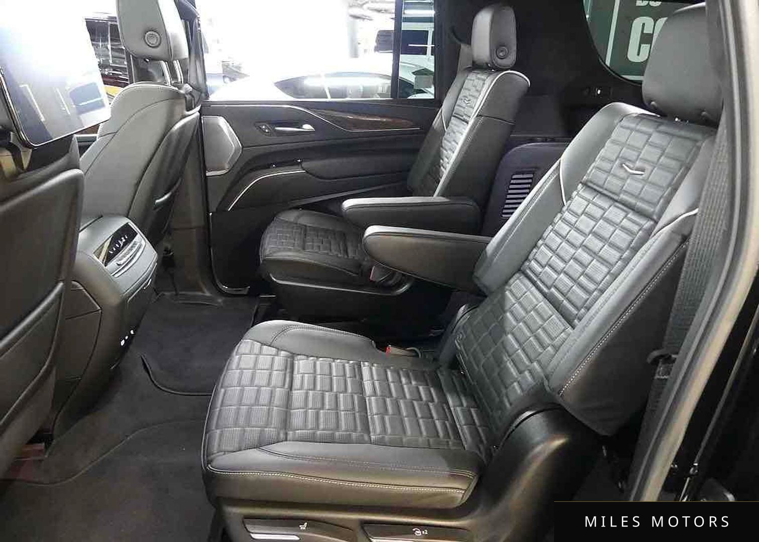 Cadillac Escalade 2024 — миниатюра 17