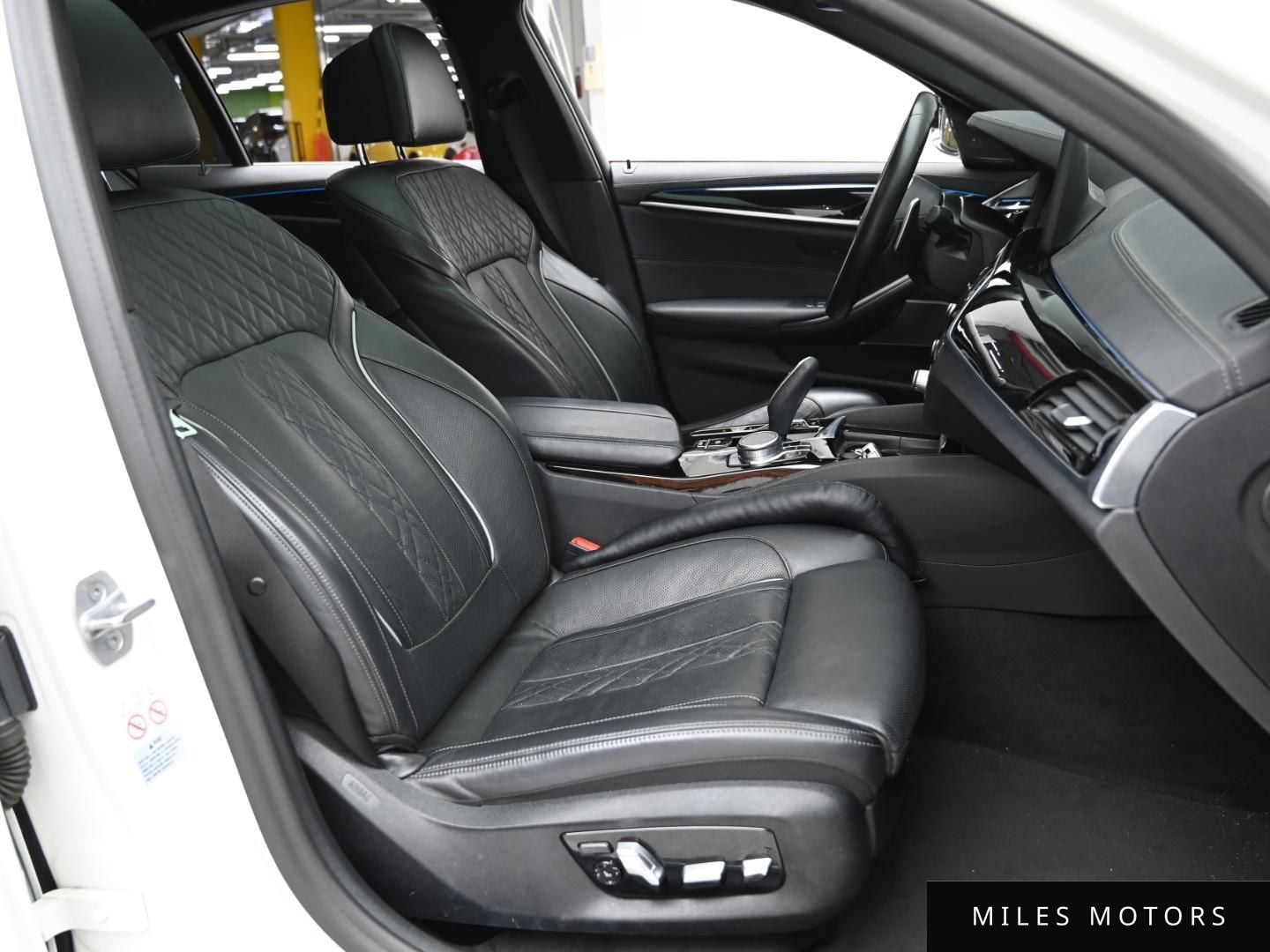 BMW 5 Series (G30) 2021 — миниатюра 10