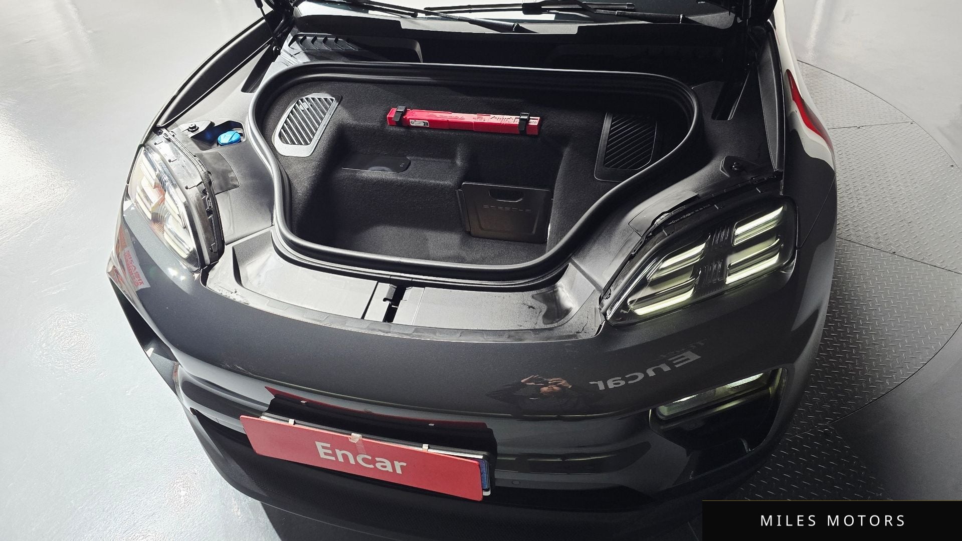 Porsche Macan 2025 — миниатюра 6