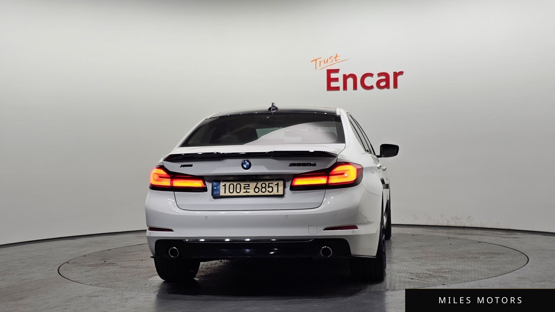 BMW 5 Series (G30) 2018 — миниатюра 4