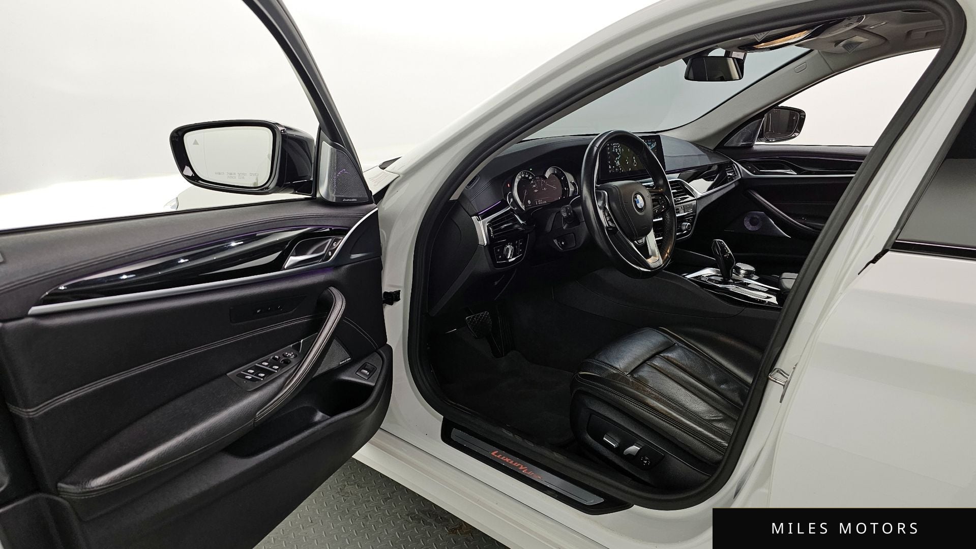 BMW 5 Series (G30) 2018 — миниатюра 10