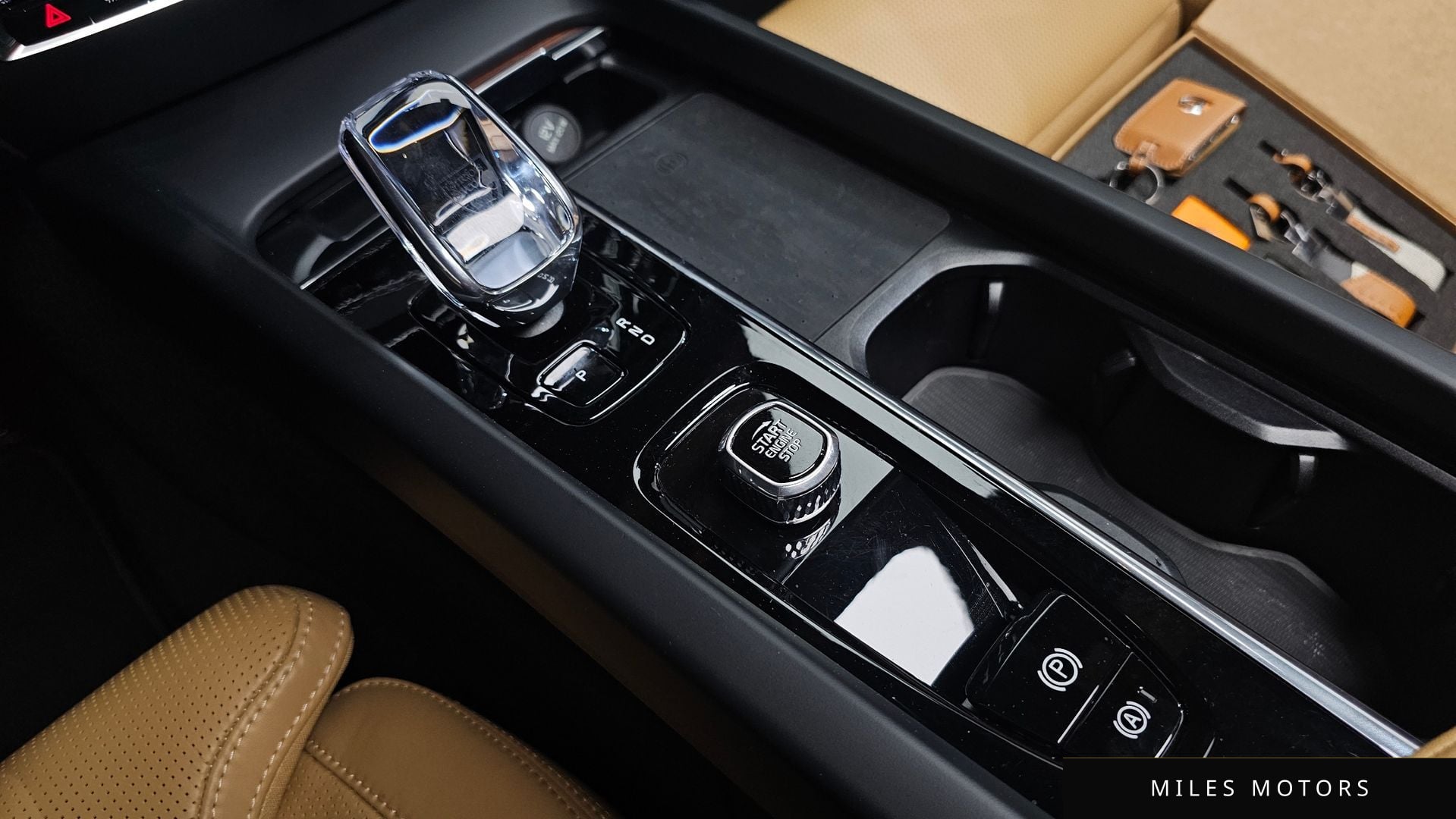 Volvo V60 2024 — миниатюра 11