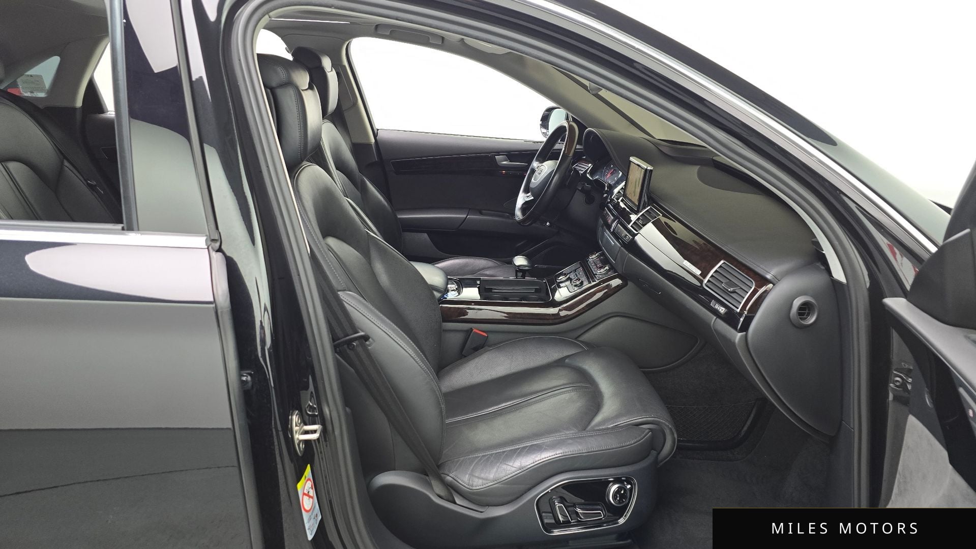 Audi A8 2015 — миниатюра 12