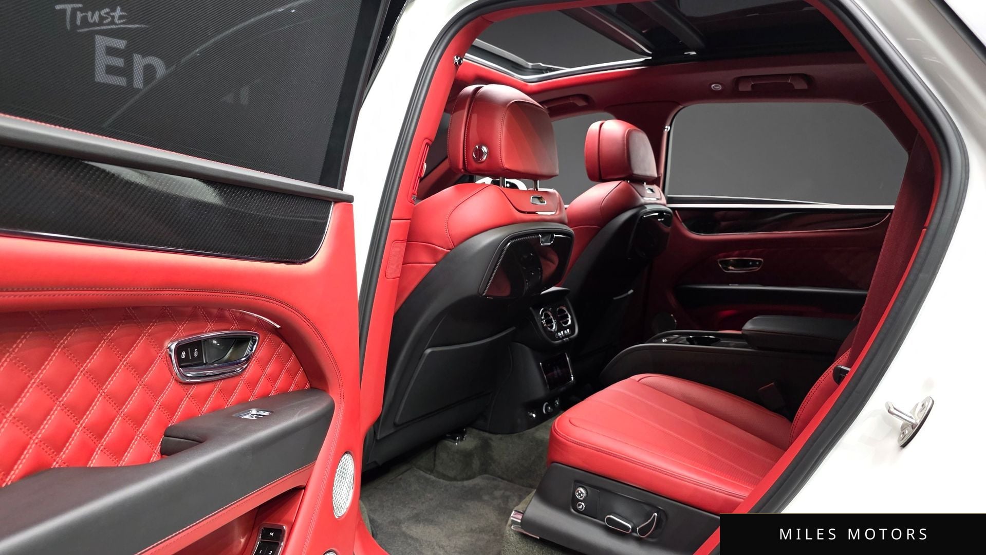 Bentley 벤테이가 2023 — миниатюра 17