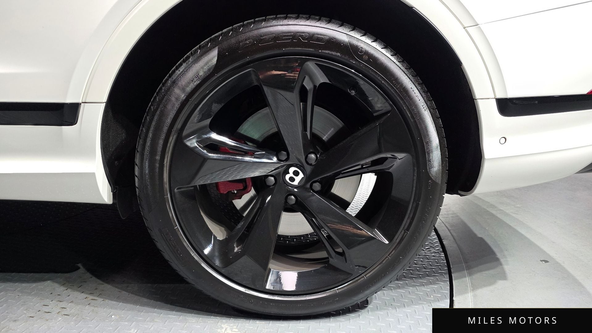 Bentley 벤테이가 2023 — миниатюра 7