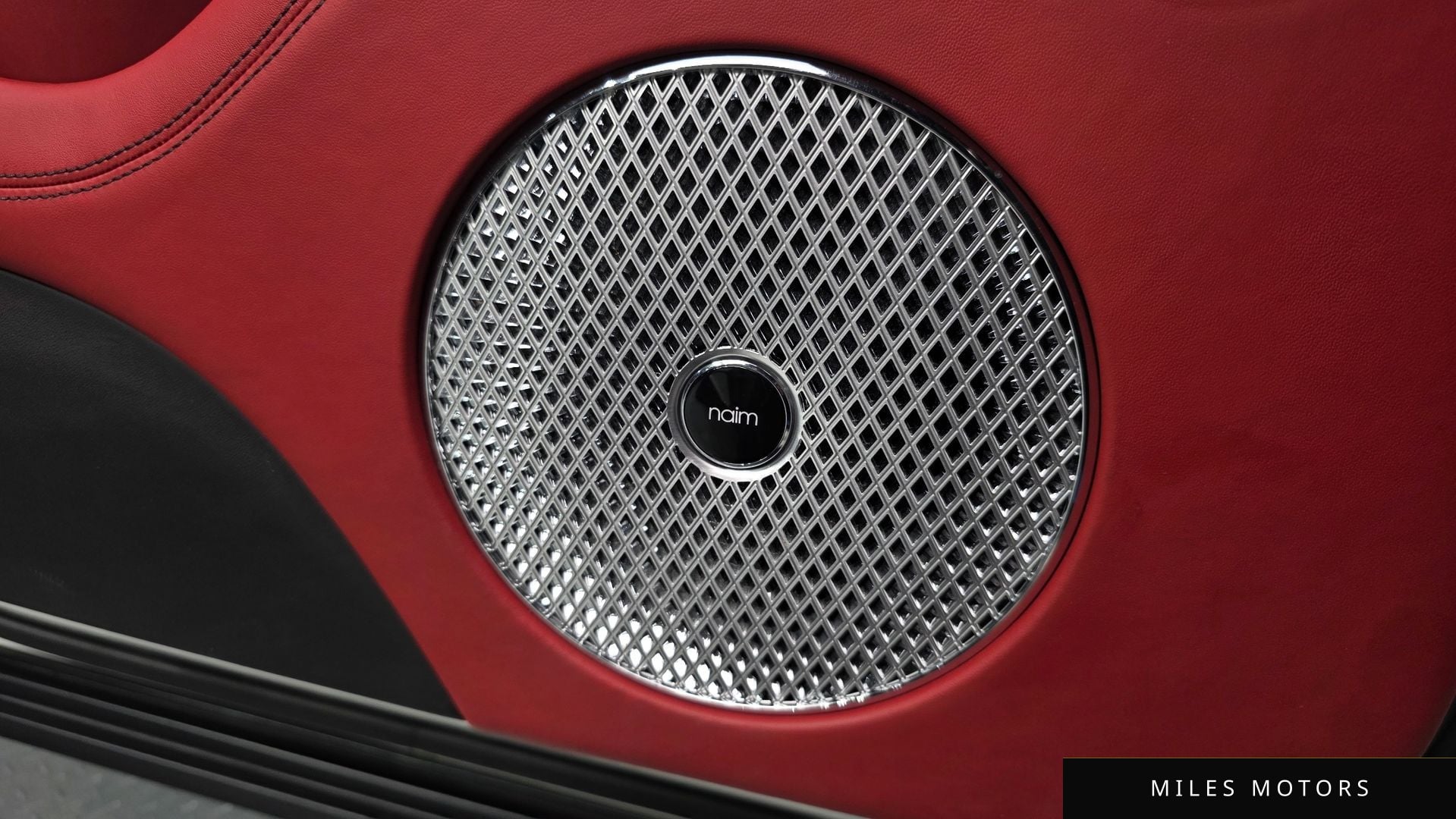 Bentley 벤테이가 2023 — миниатюра 37