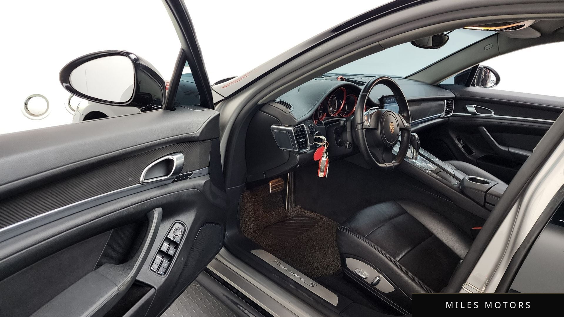 Porsche Panamera 2010 — миниатюра 10