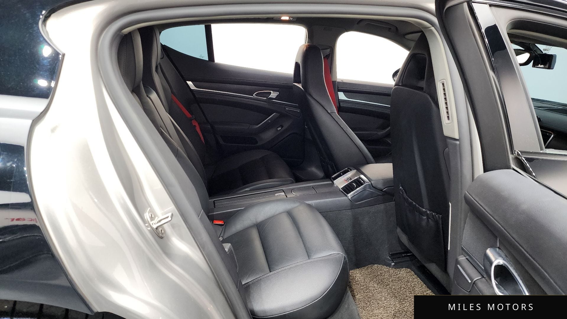 Porsche Panamera 2010 — миниатюра 11