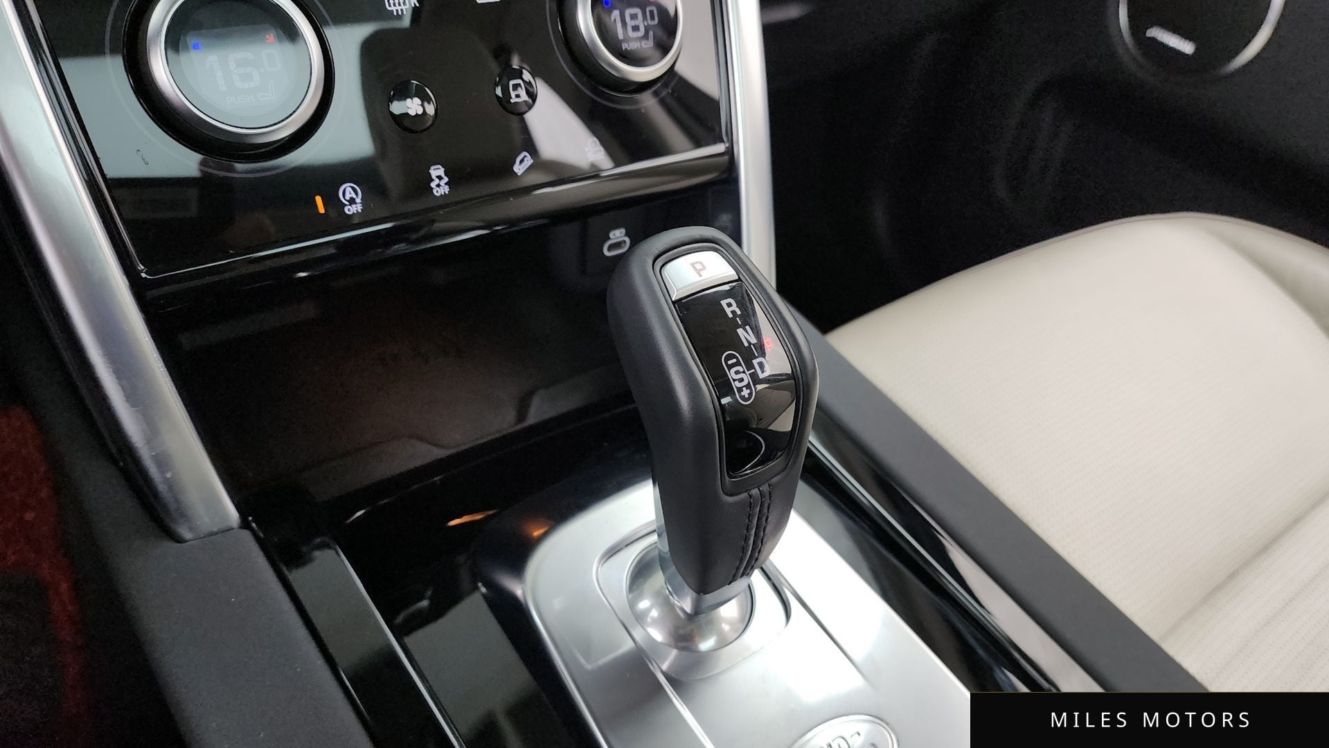 Land Rover Discovery Sport 2021 — миниатюра 12