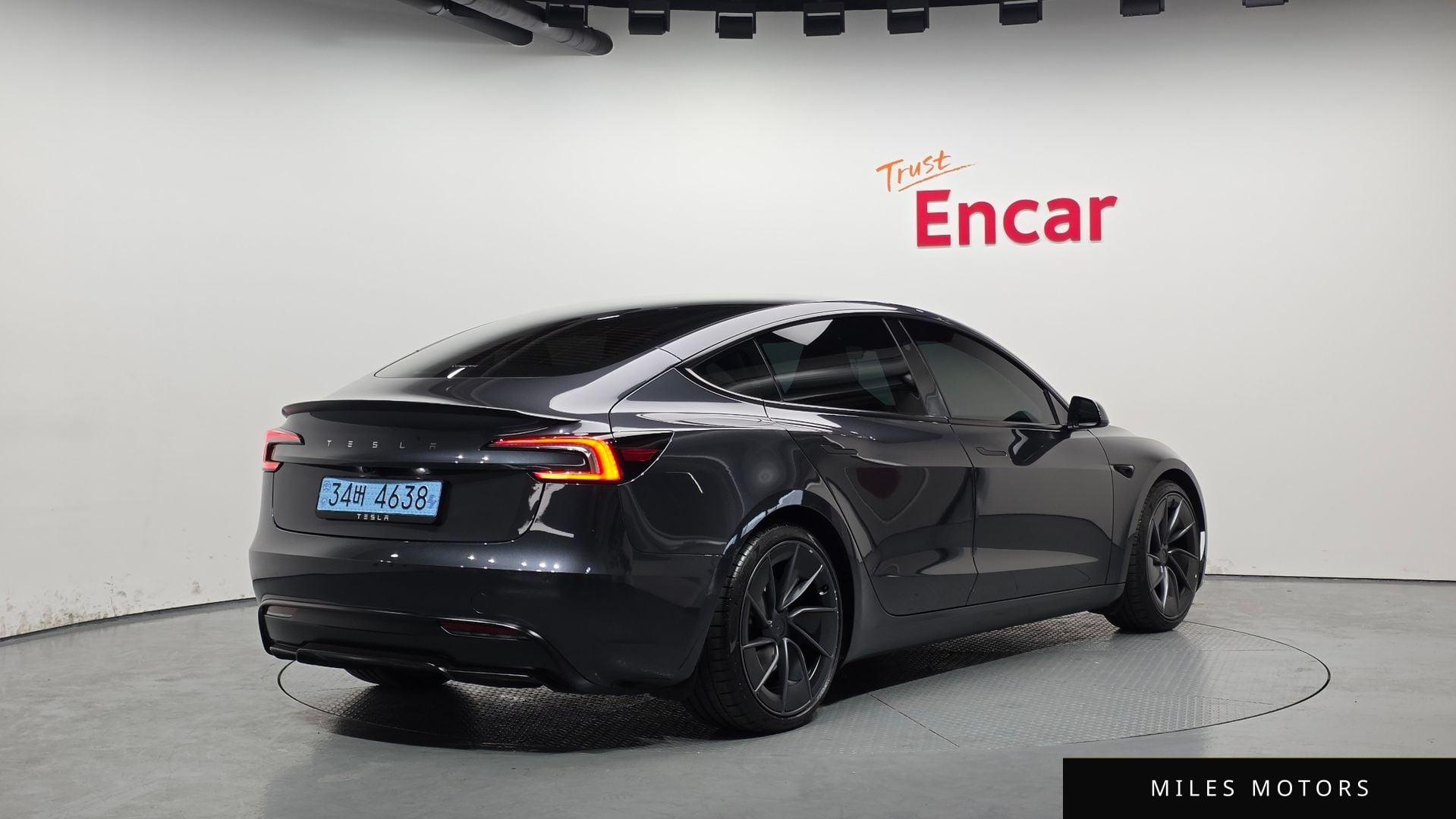 Tesla Model 3 2025 — миниатюра 2