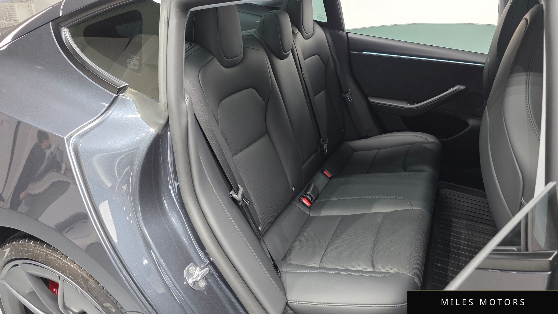 Tesla Model 3 2025 — миниатюра 17