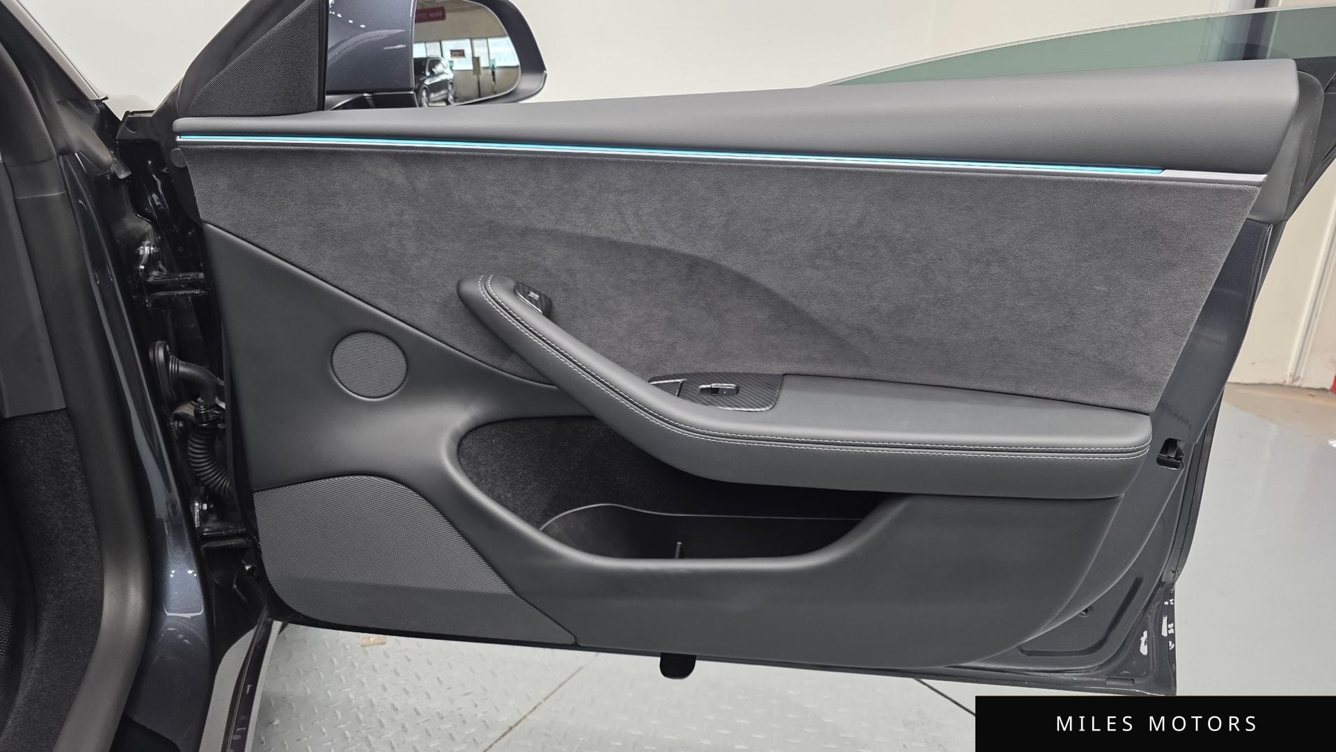 Tesla Model 3 2025 — миниатюра 14
