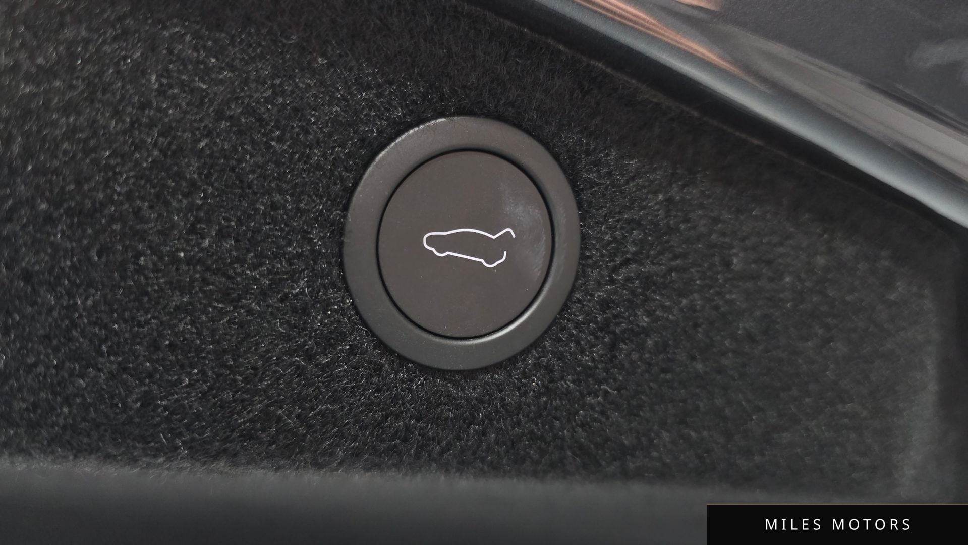Tesla Model 3 2025 — миниатюра 27
