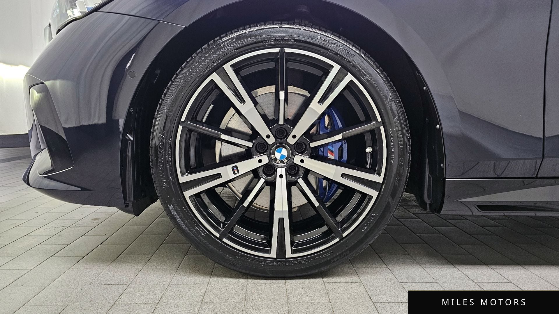 BMW 5 Series (G60) 2024 — миниатюра 5