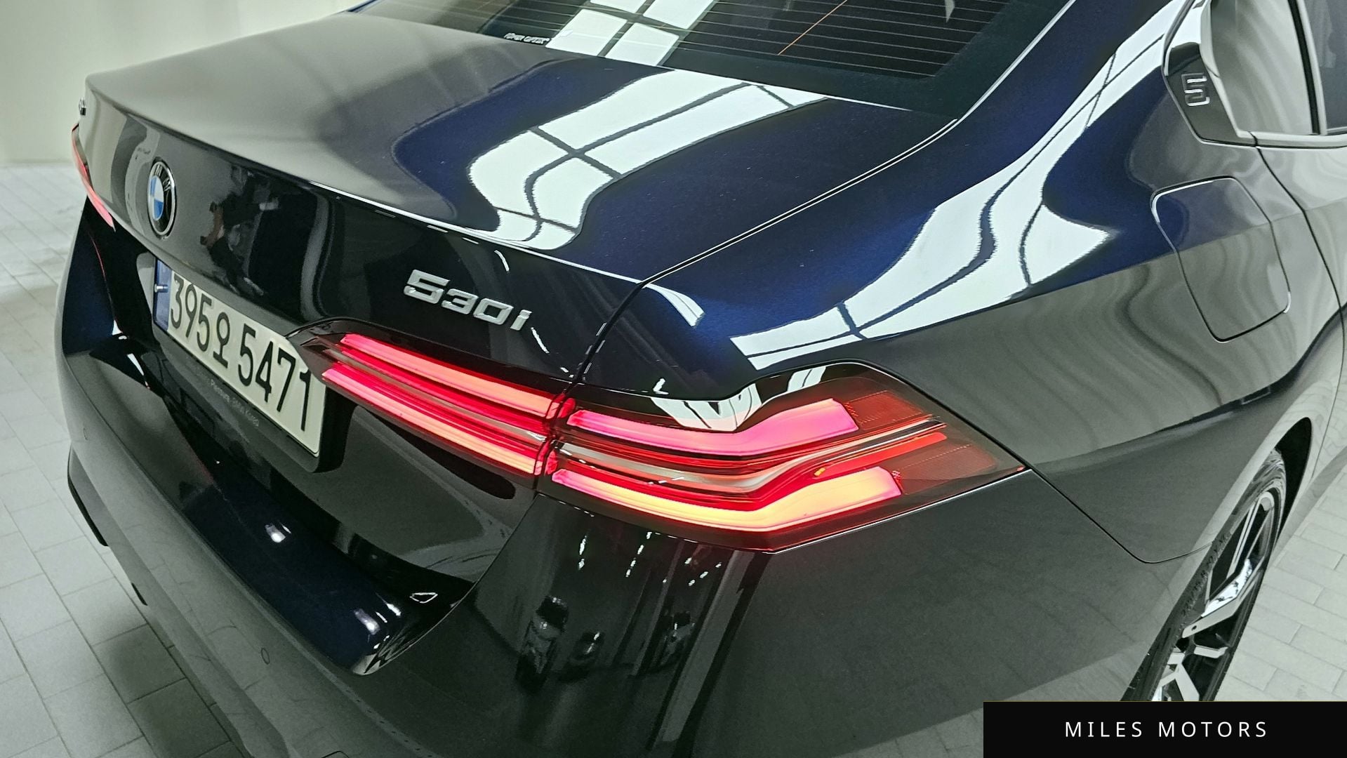 BMW 5 Series (G60) 2024 — миниатюра 9