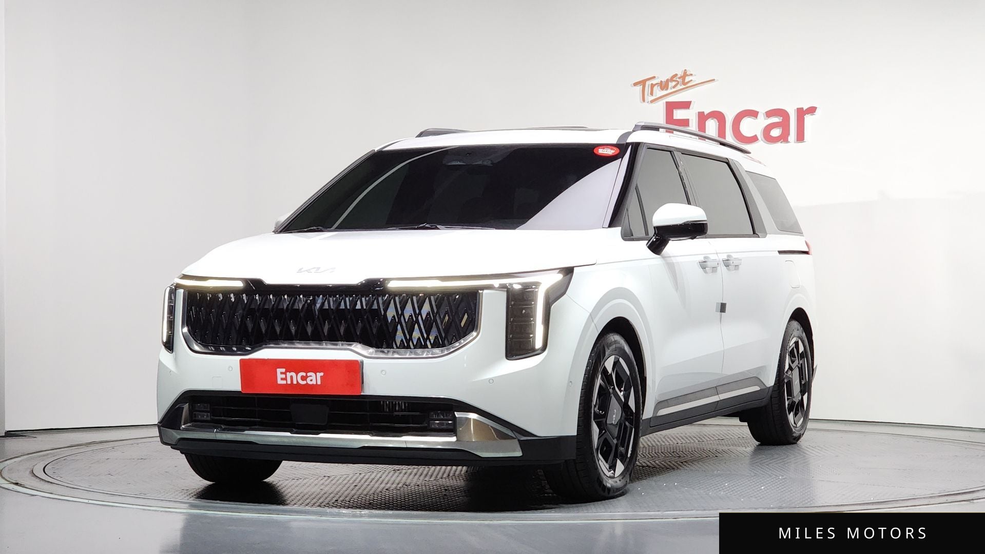 Kia Canival 2025 — фото 1 из 12