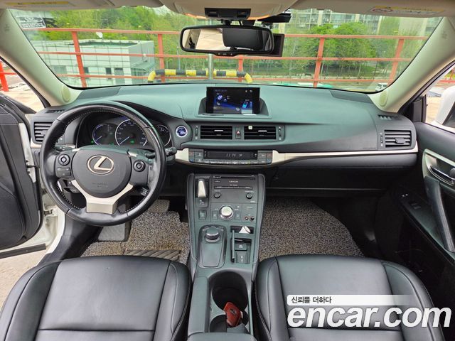 Лексус CT200h 2015 — миниатюра 8