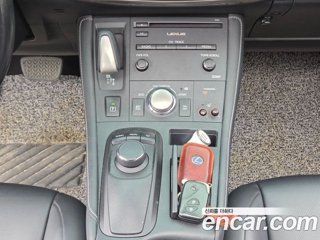 Лексус CT200h 2015 — миниатюра 17