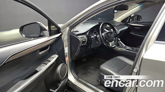 Лексус NX300h 2017 — миниатюра 10