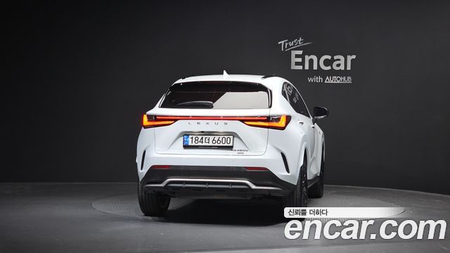 Лексус NX450h+ 2022 — миниатюра 4