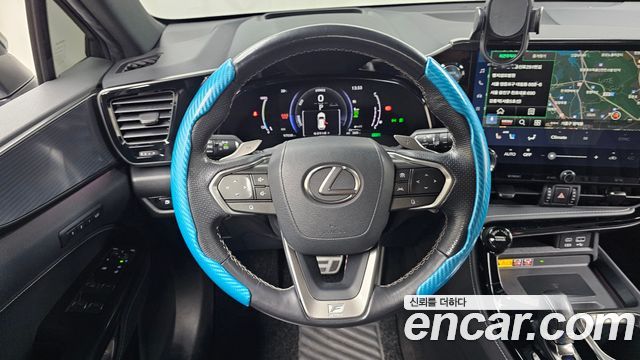 Лексус NX450h+ 2022 — миниатюра 20