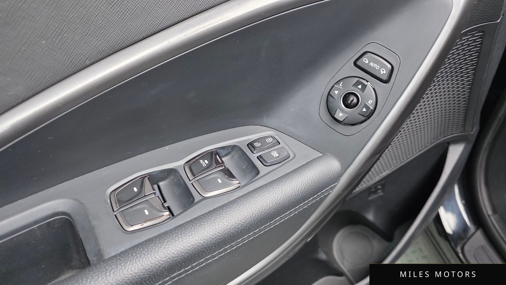 Hyundai Santafe 2017 — миниатюра 18