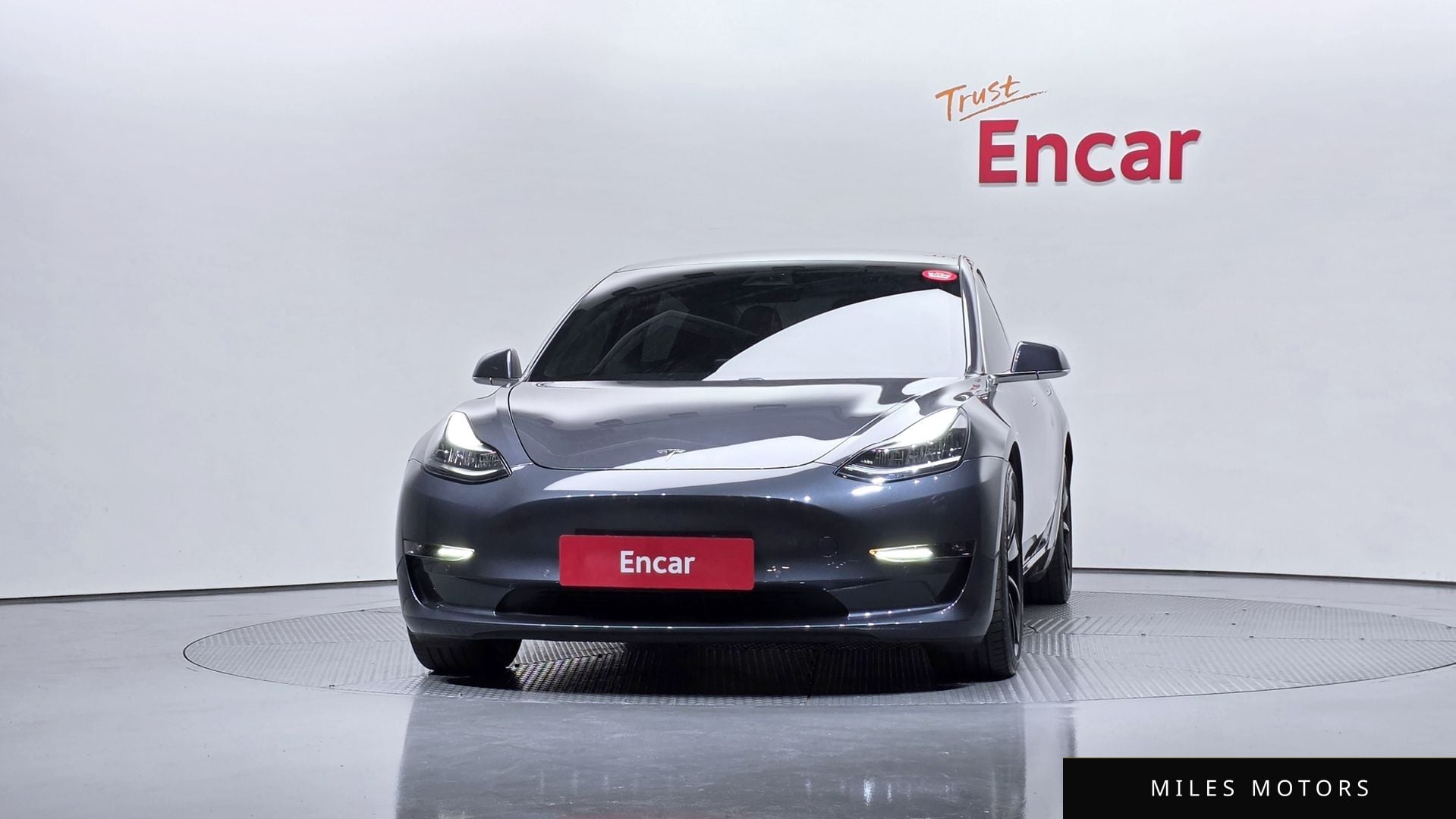 Tesla Model 3 2020 — миниатюра 3