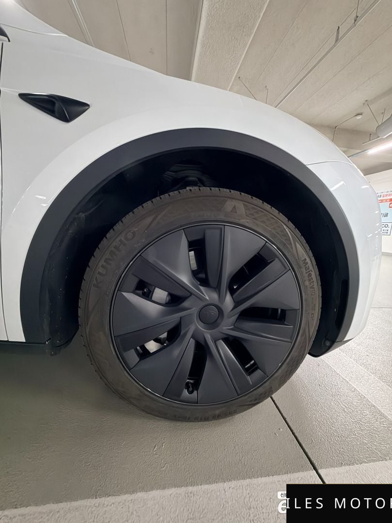 Tesla 모델 Y 2024 — миниатюра 8