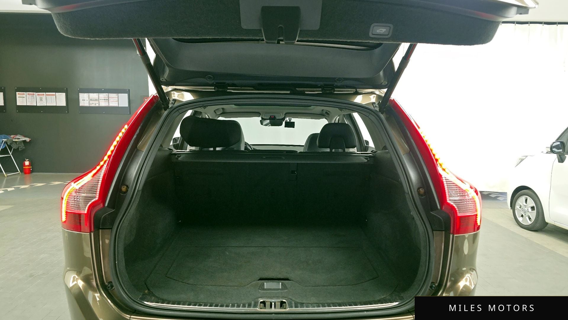 Volvo XC60 2015 — миниатюра 20