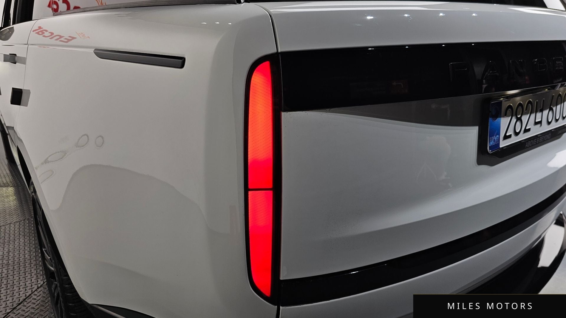 Land Rover Range Rover 2023 — миниатюра 9