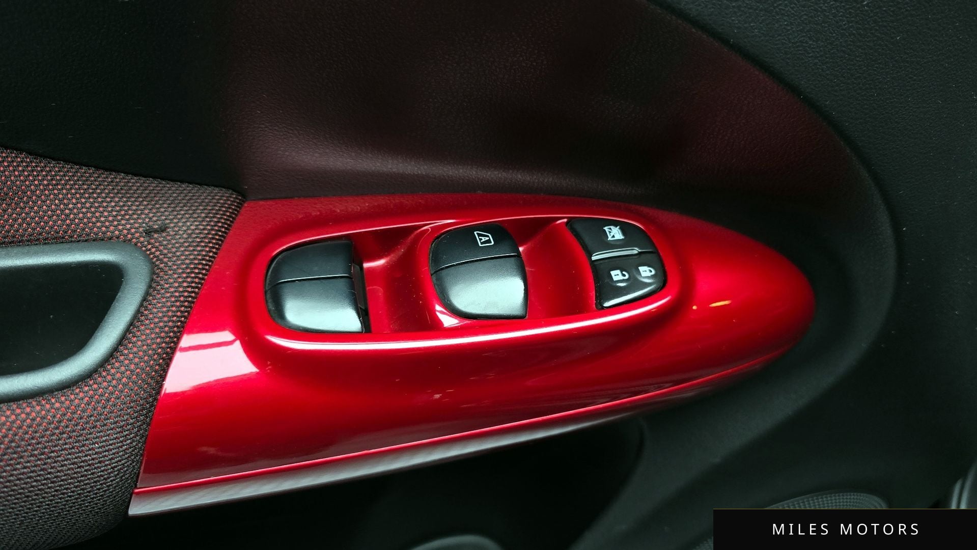Nissan 쥬크 2015 — миниатюра 17