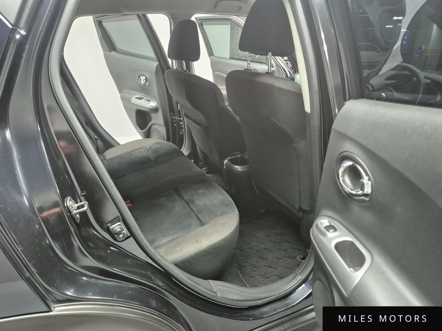 Nissan Juke 2010 — миниатюра 8