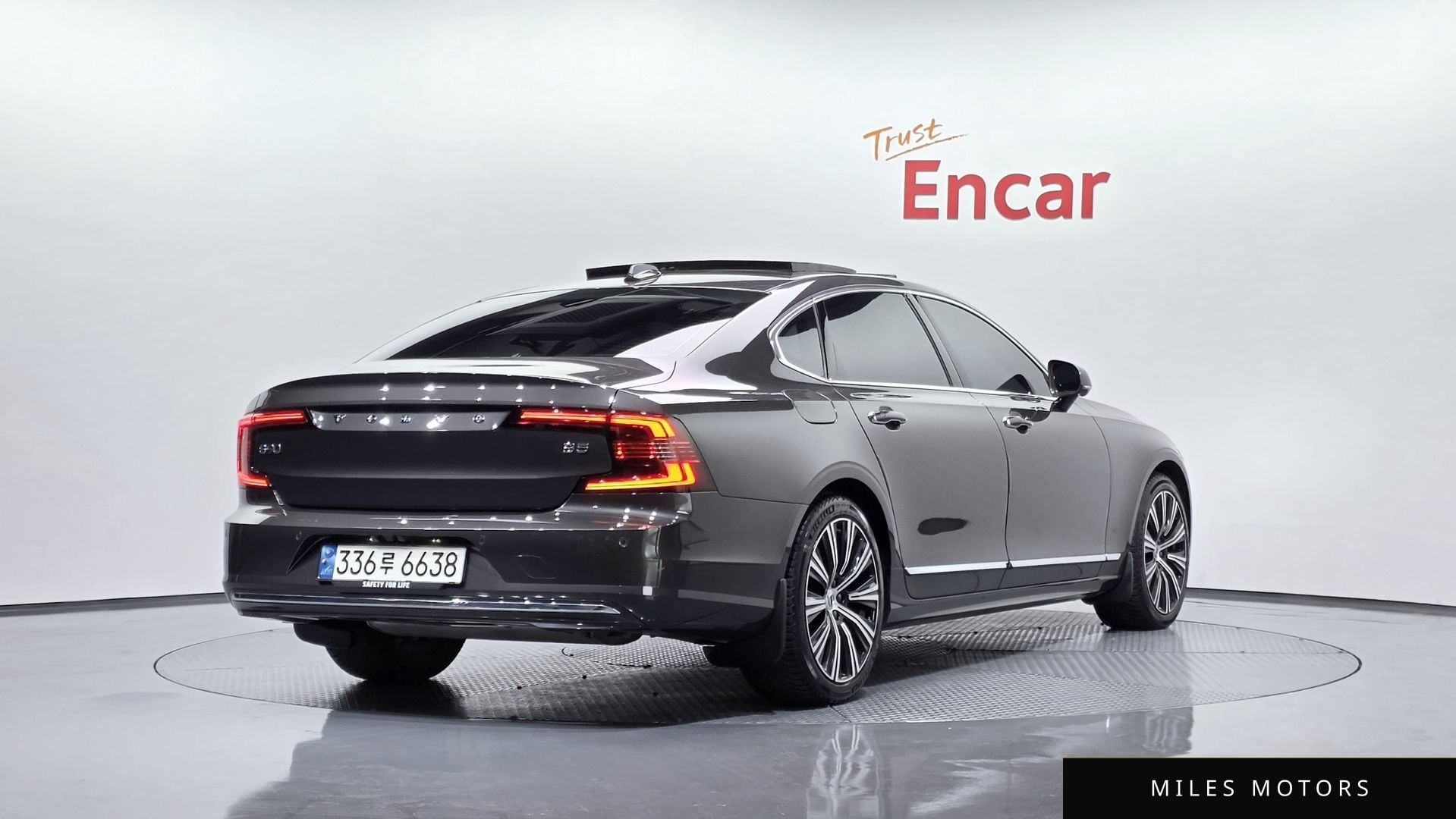 Volvo S90 2023 — миниатюра 2