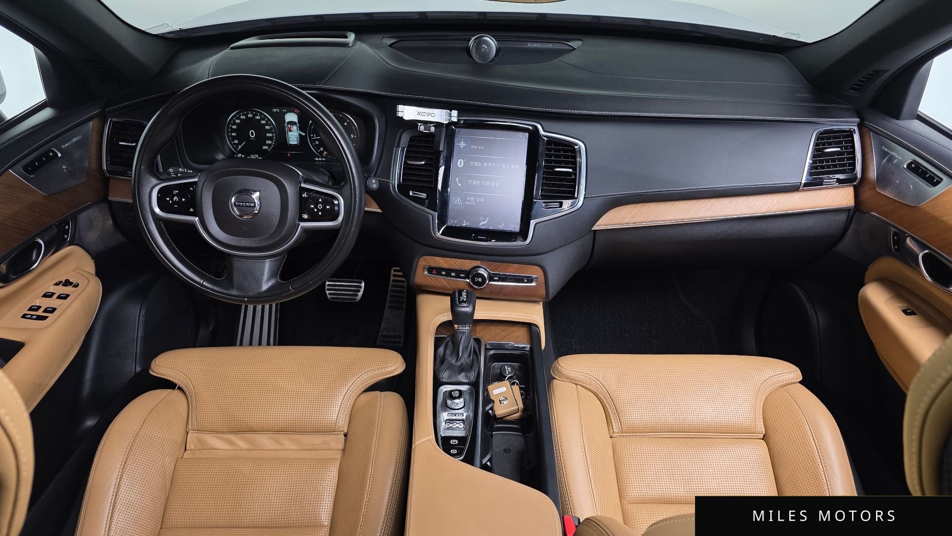 Volvo XC90 2019 — миниатюра 10