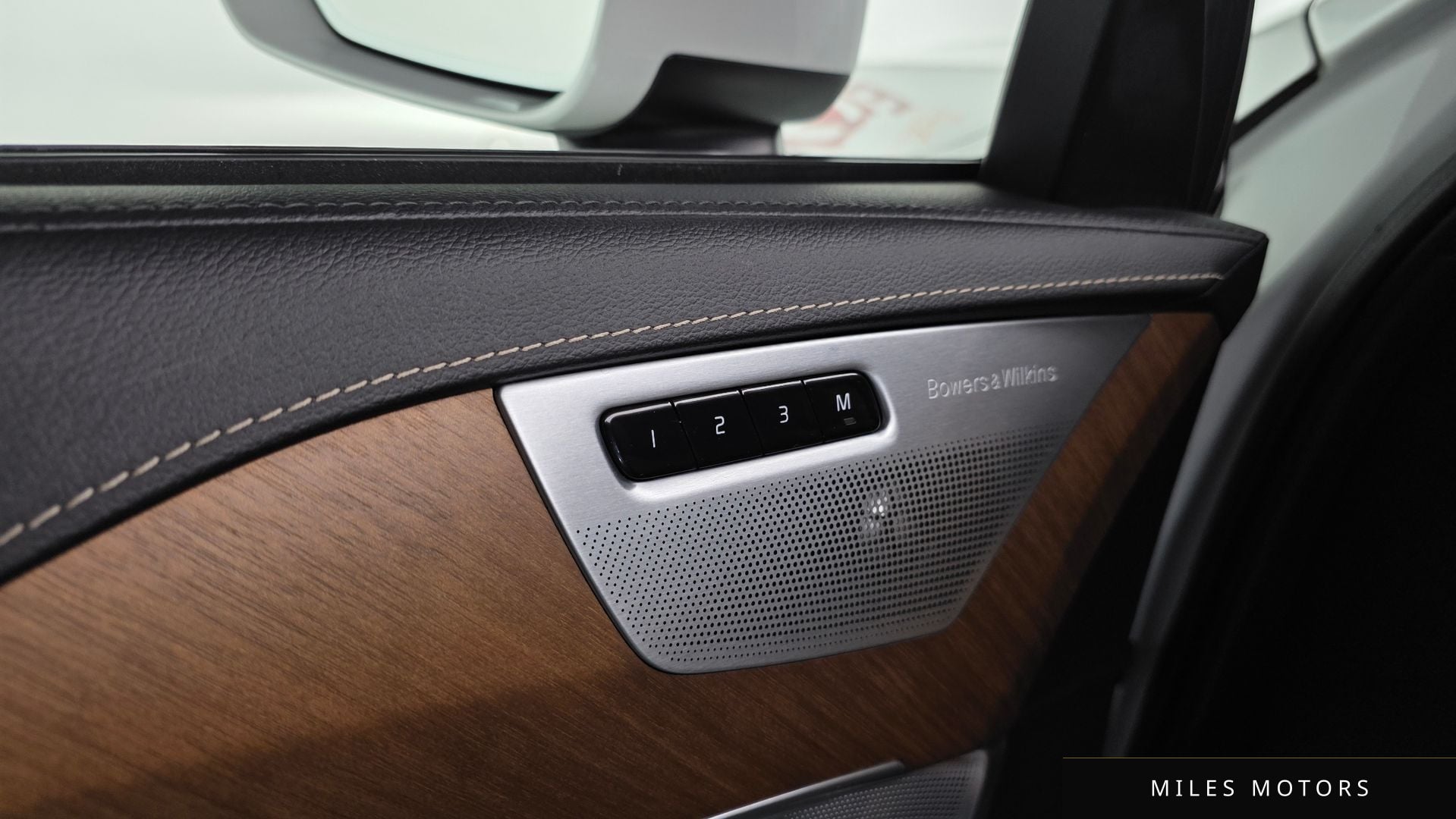 Volvo XC90 2019 — миниатюра 30