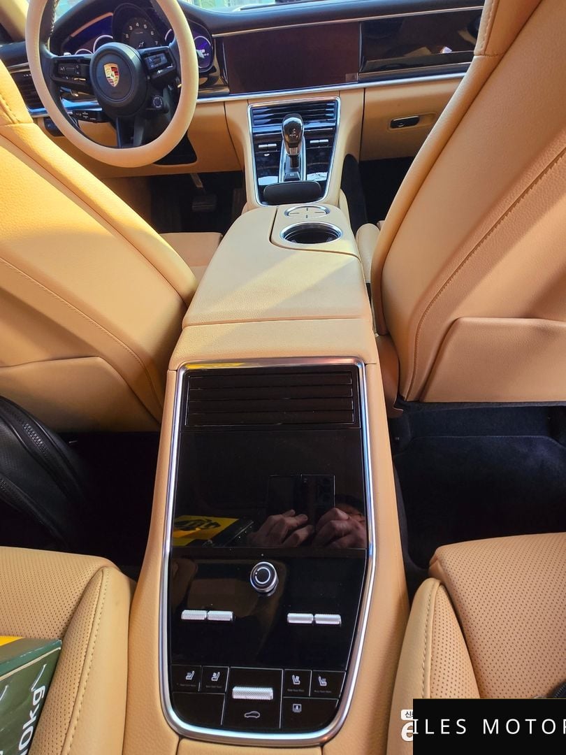 Porsche Panamera 2023 — миниатюра 9