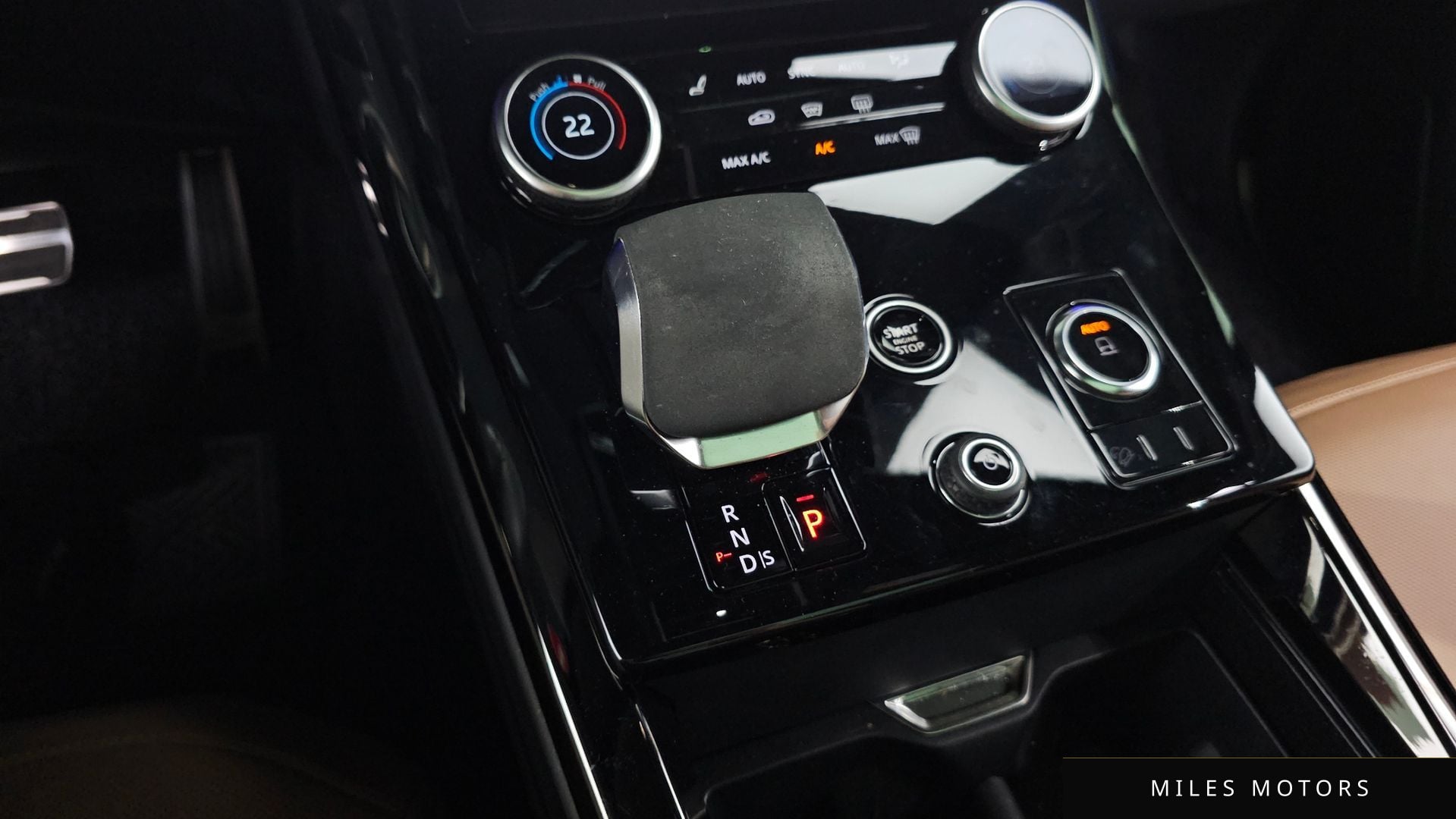 Land Rover Range Rover Sport 2023 — миниатюра 9