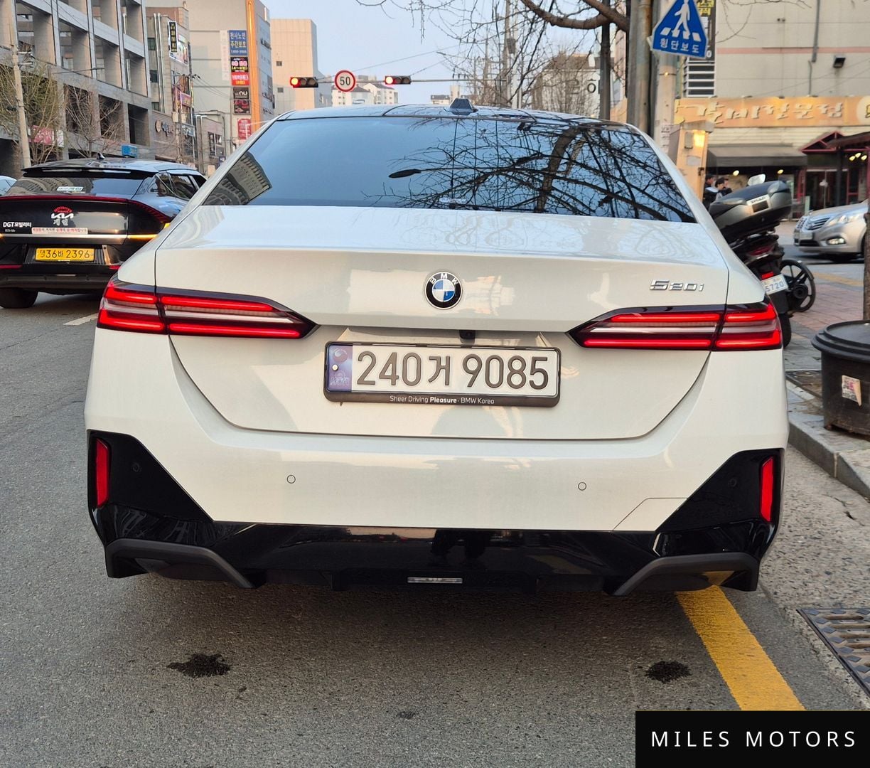 BMW 5 Series (G60) 2024 — миниатюра 2