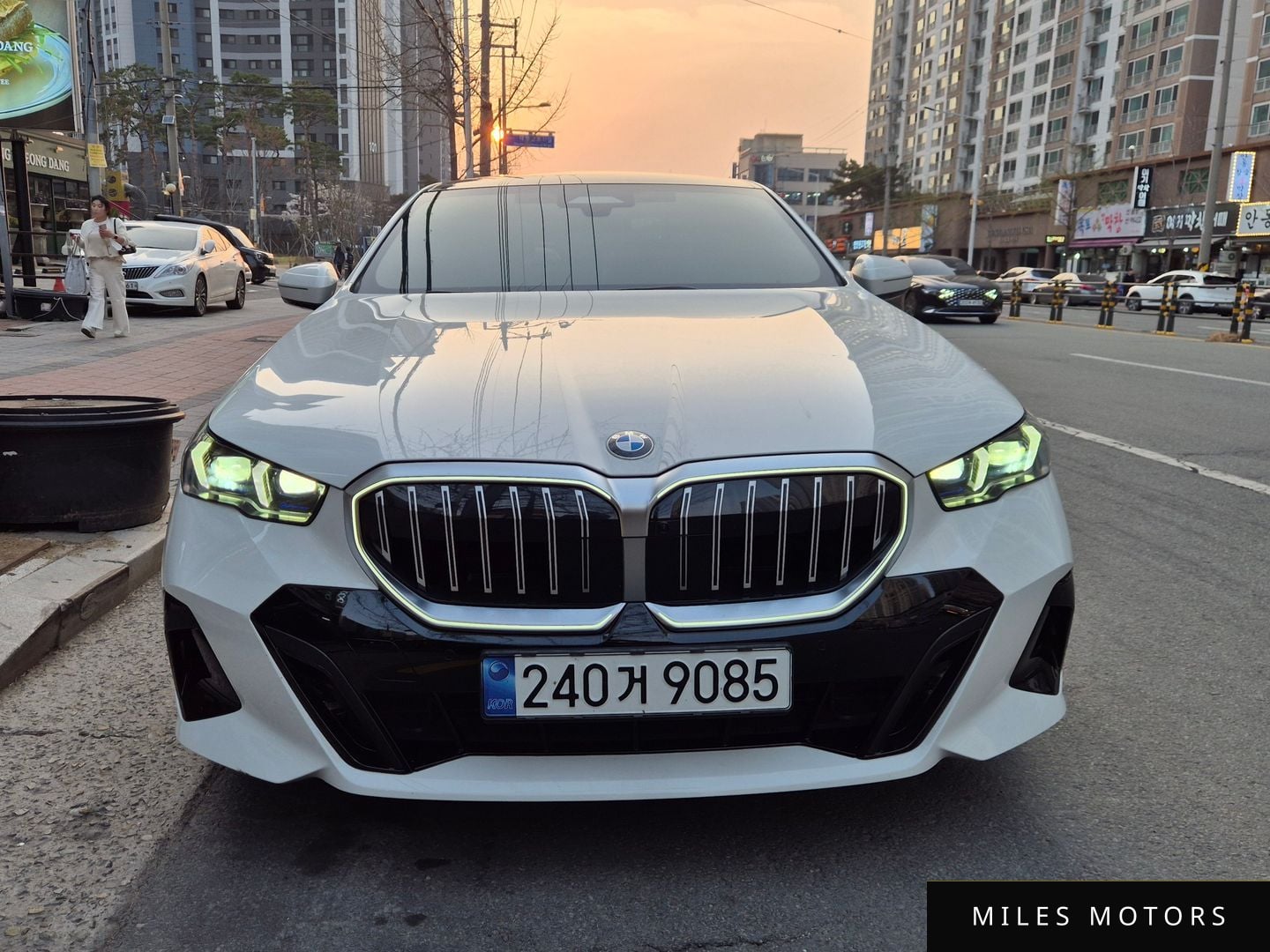 BMW 5 Series (G60) 2024 — миниатюра 3