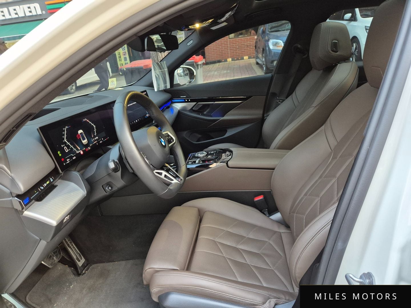 BMW 5 Series (G60) 2024 — миниатюра 7