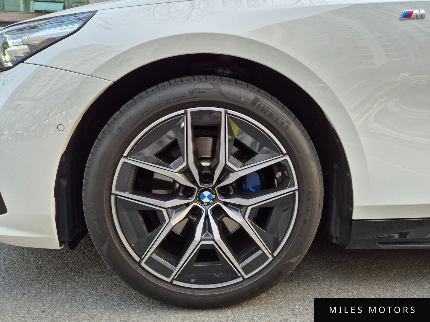 BMW 5 Series (G60) 2024 — миниатюра 9