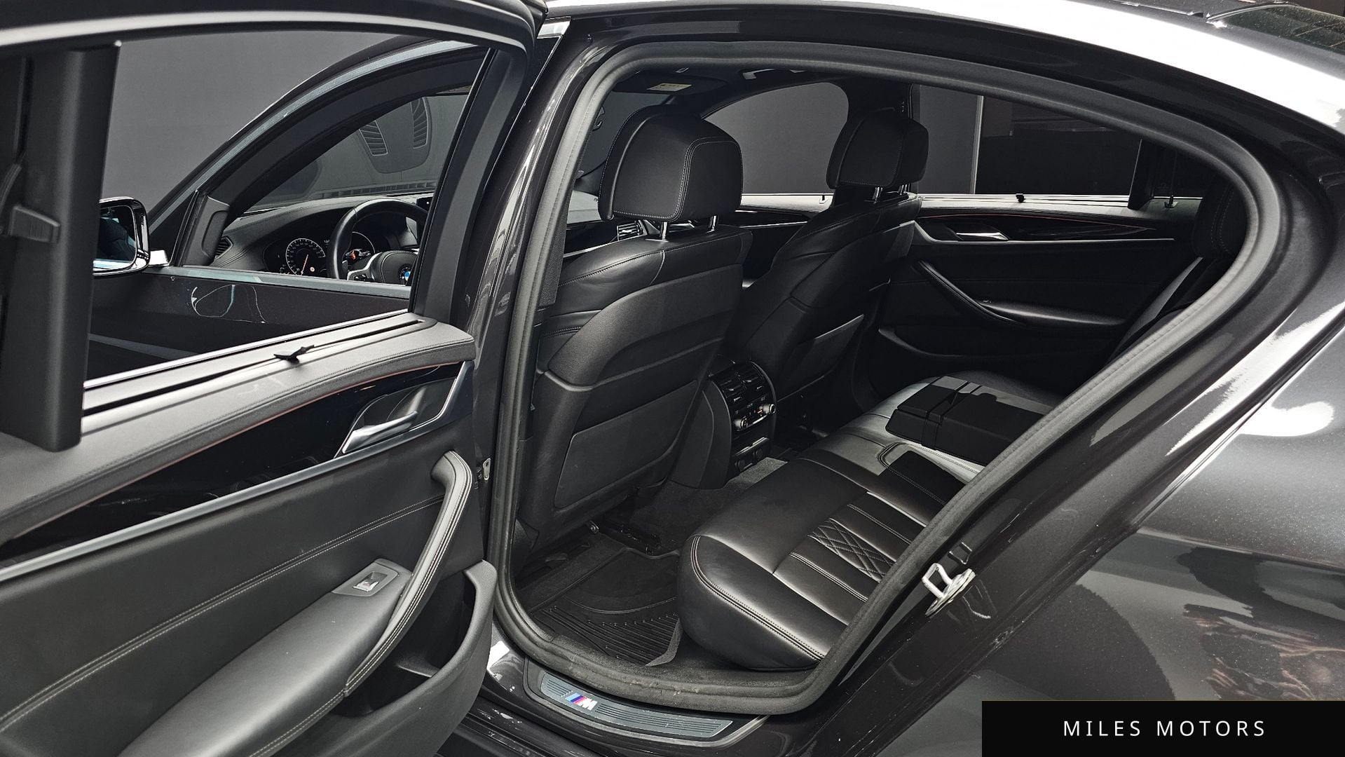 BMW 5시리즈 (G30) 2019 — миниатюра 18