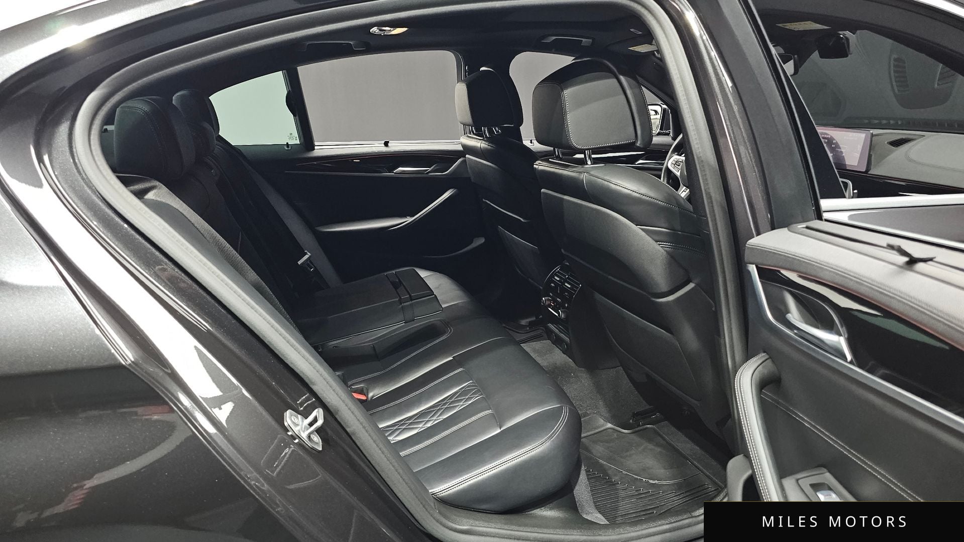 BMW 5시리즈 (G30) 2019 — миниатюра 16