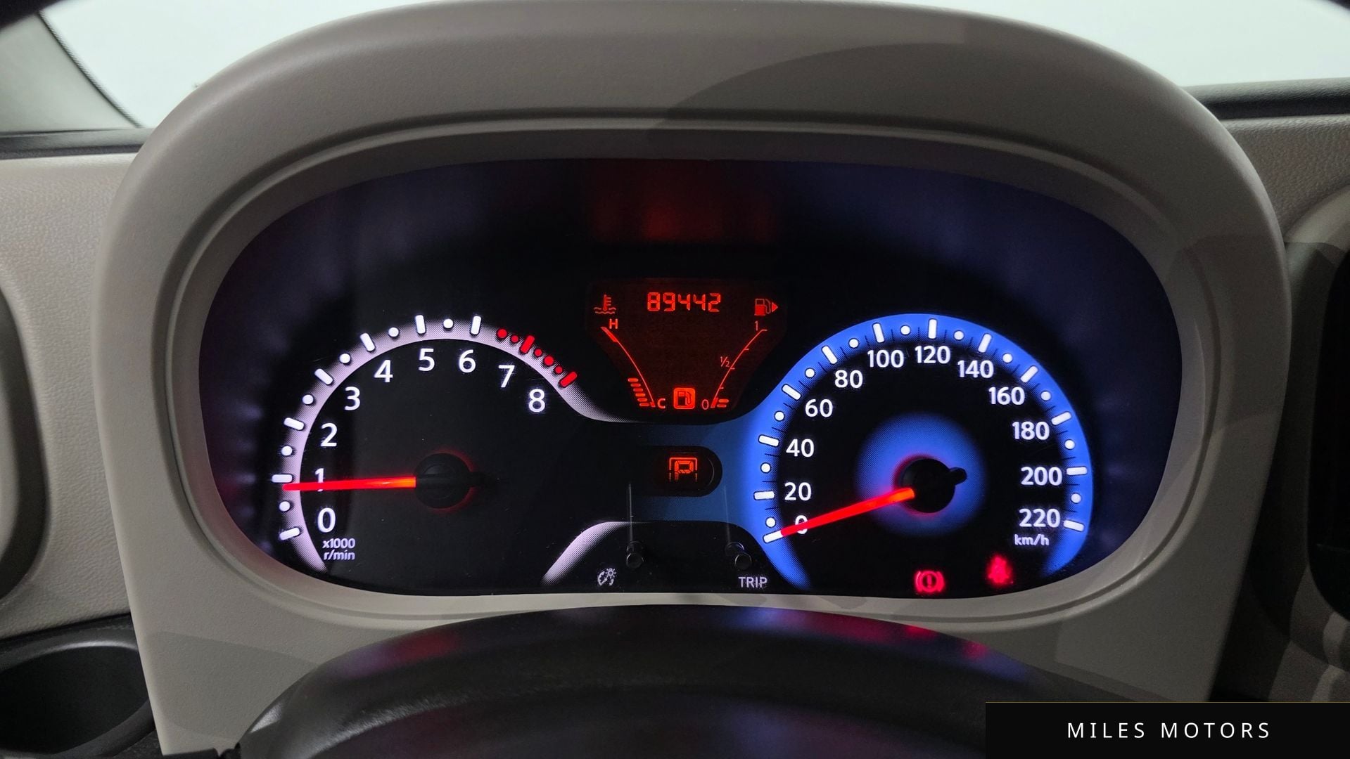 Nissan Cube 2013 — миниатюра 8