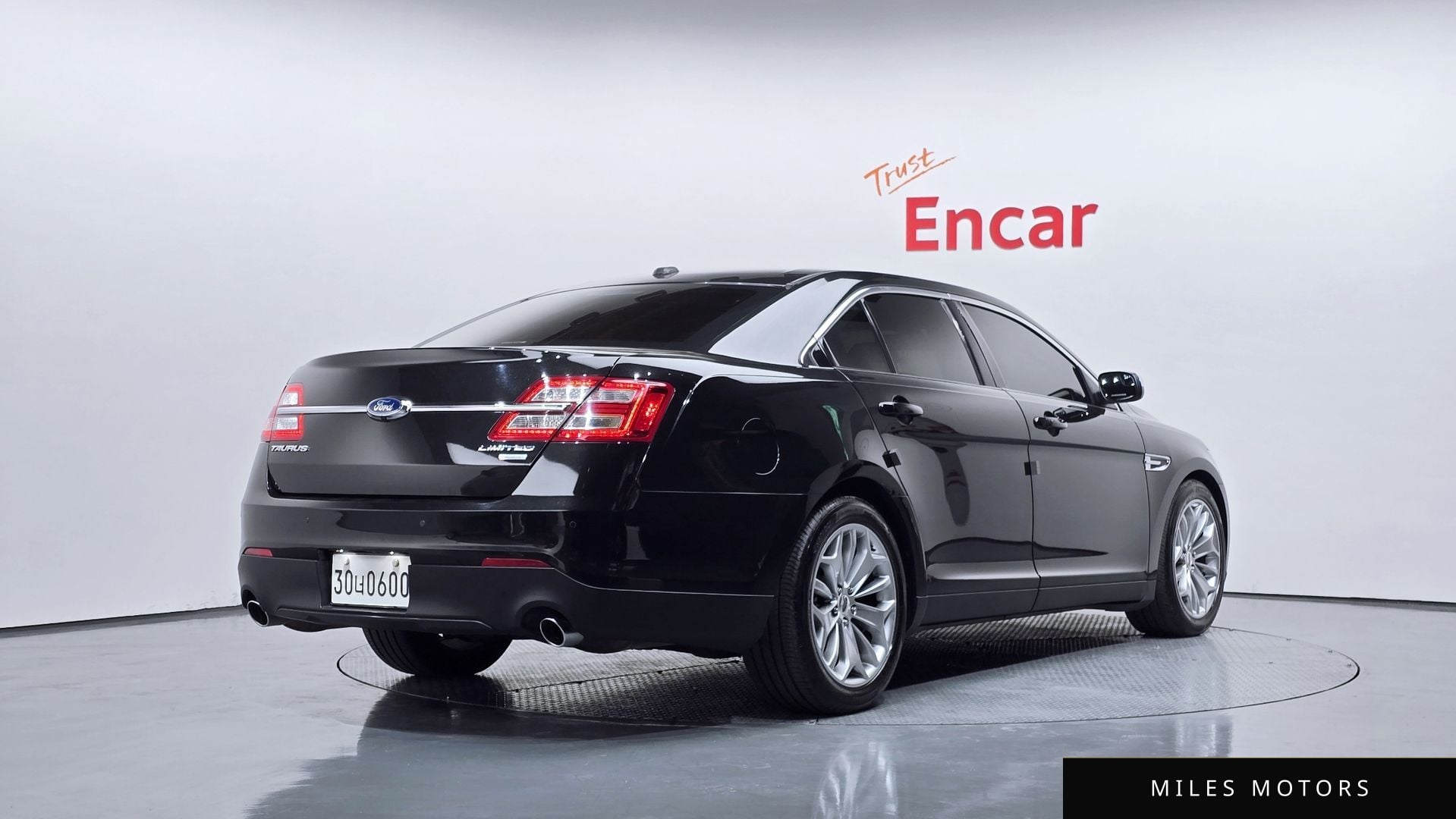 Ford Taurus 2015 — миниатюра 2