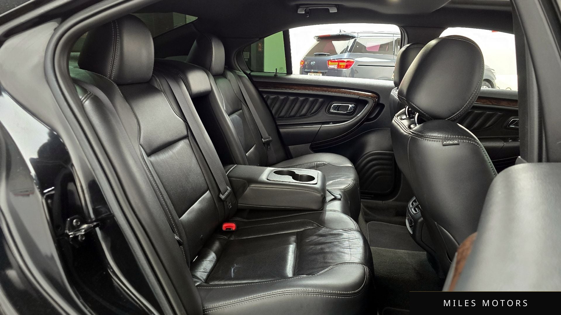 Ford Taurus 2015 — миниатюра 11