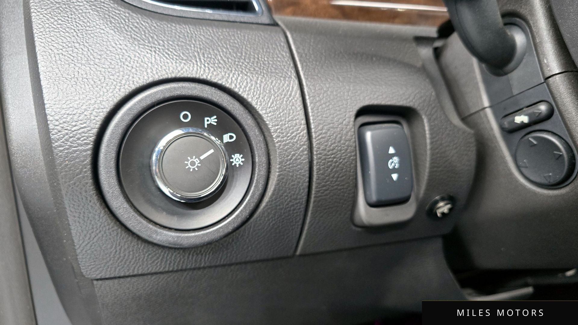 Ford Taurus 2015 — миниатюра 18